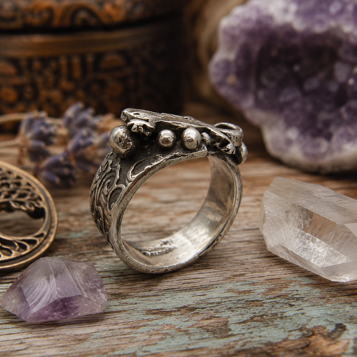 Handmade lizard gecko ring crafted from recycled 950 sterling silver. Unique oxidized boho reptile jewelry for nature and gecko lovers. US size 6.5.by Cosmicdeva 
