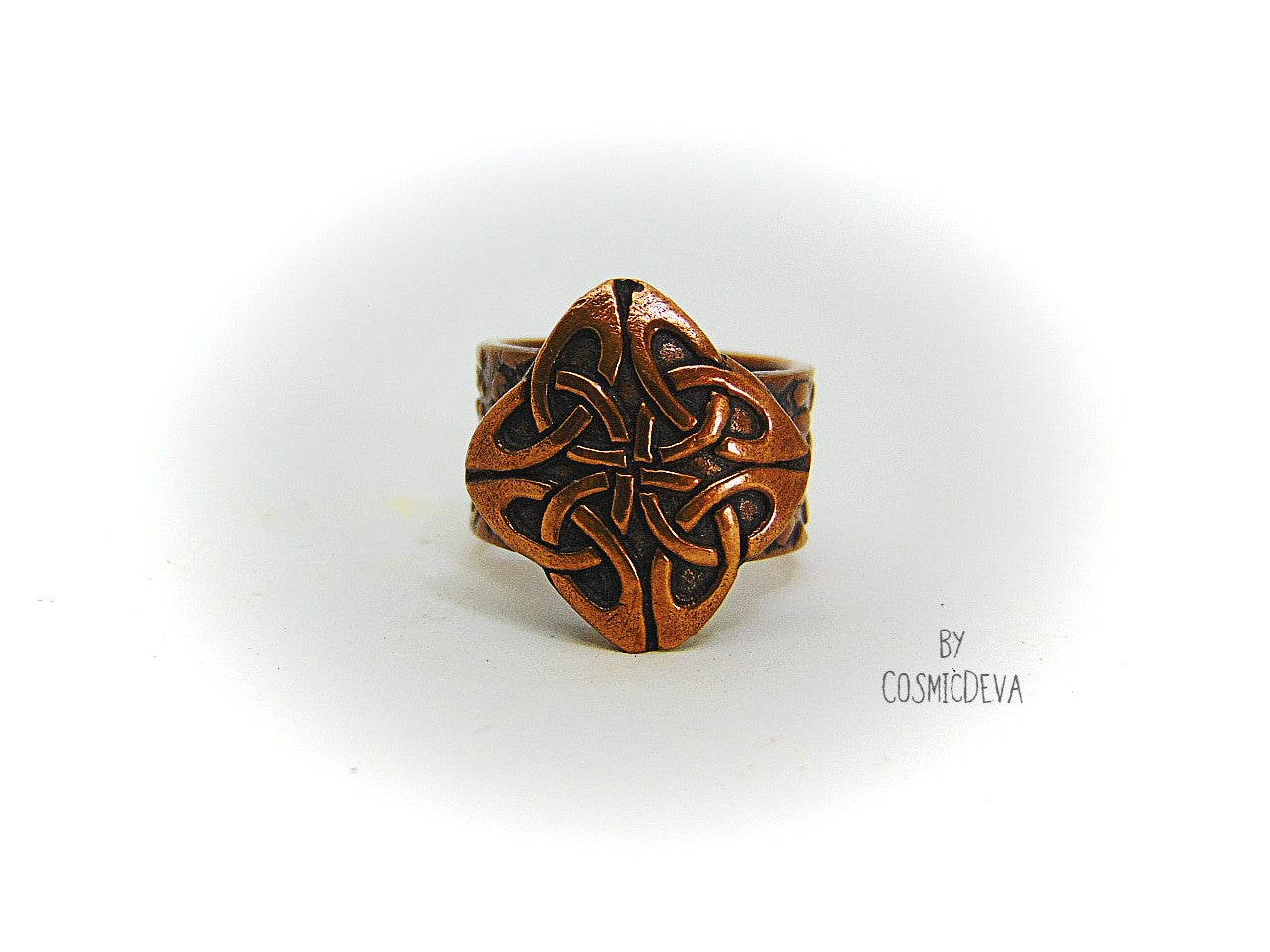 Celtic Knot Copper Ring, Celtic Jewelry, Norse Ring, US SIZE 7 Ring. Handmade and kiln fired Celtic knot ring made of pure copper. The copper ring was oxidized to bring out the beautiful texture and give it an antique look. This ring is sealed with varnish. Comes in a beautiful gift box. - CosmicDeva