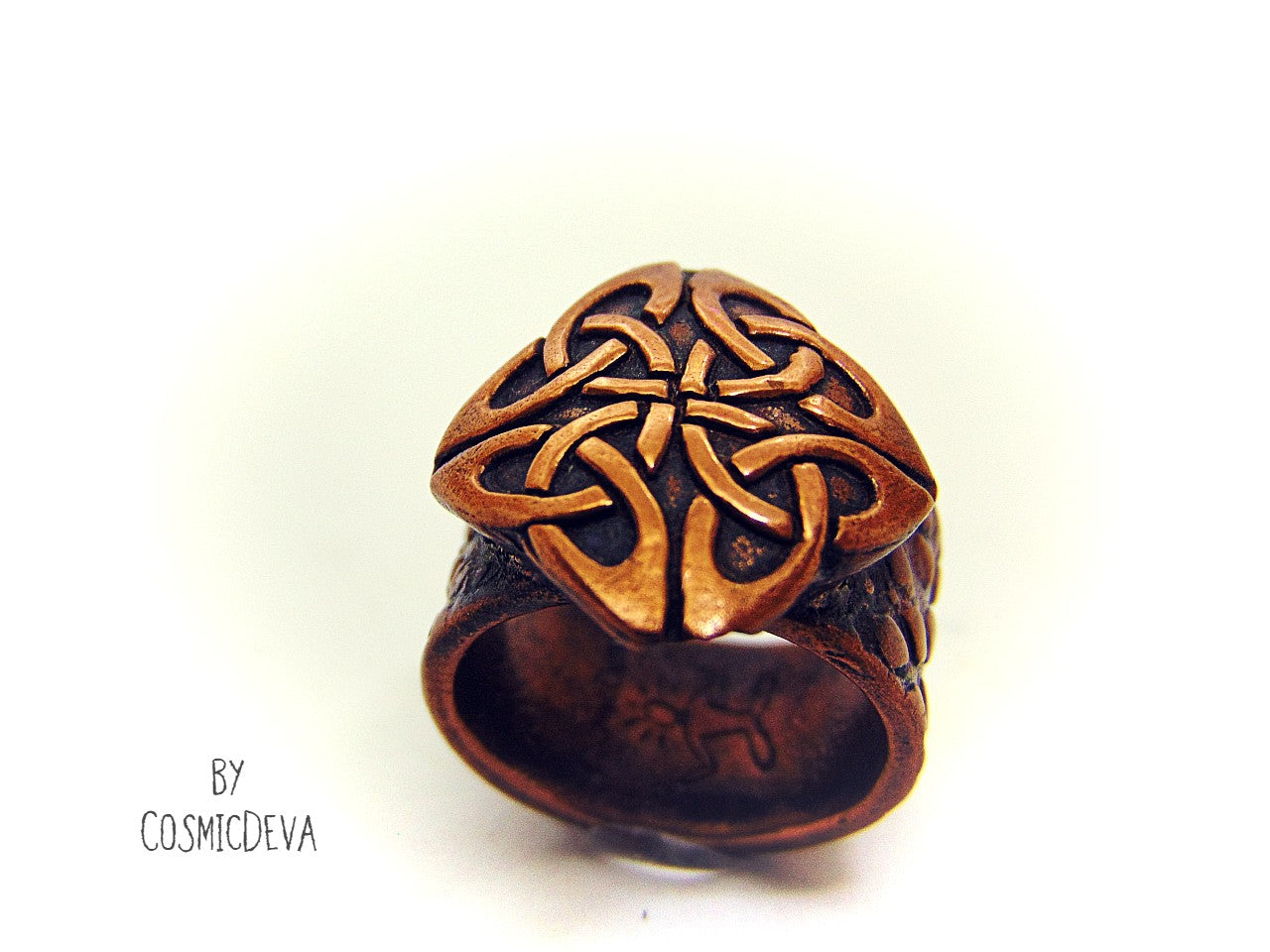 Celtic Knot Copper Ring, Celtic Jewelry, Norse Ring, US SIZE 7 Ring. Handmade and kiln fired Celtic knot ring made of pure copper. The copper ring was oxidized to bring out the beautiful texture and give it an antique look. This ring is sealed with varnish. Comes in a beautiful gift box. - CosmicDeva