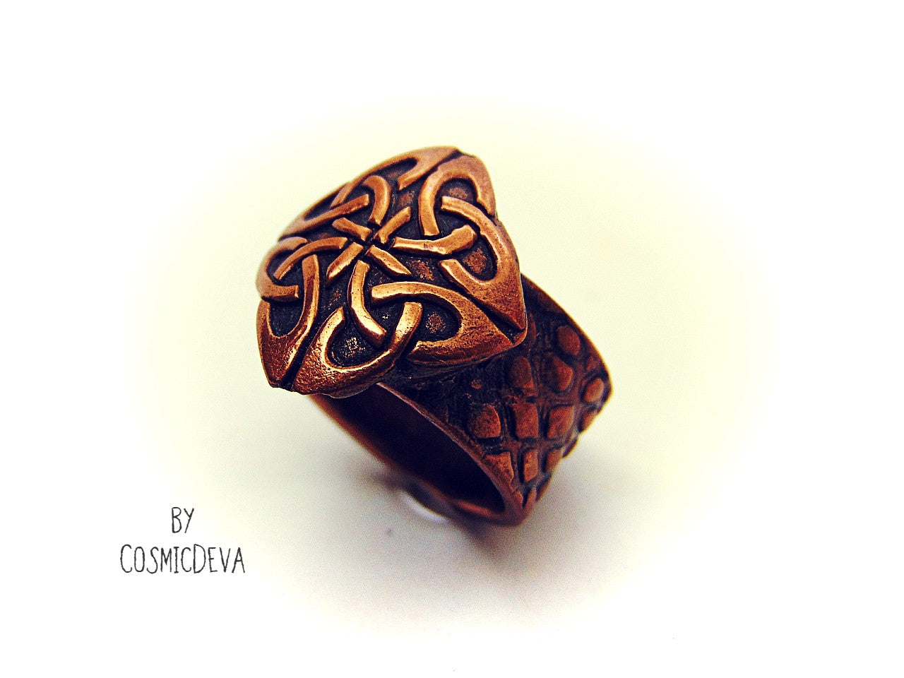 Celtic Knot Copper Ring, Celtic Jewelry, Norse Ring, US SIZE 7 Ring. Handmade and kiln fired Celtic knot ring made of pure copper. The copper ring was oxidized to bring out the beautiful texture and give it an antique look. This ring is sealed with varnish. Comes in a beautiful gift box. - CosmicDeva