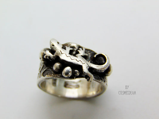Lizard Gecko Sterling Silver Ring, Reptile Jewelry, US Size 6 Ring. Hand-crafted cute lizard gecko reptile ring made of pure solid 950 sterling silver and hallmarked as it. This ring is made from 100% recycled silver and it is 100% Eco-friendly! - CosmicDeva
